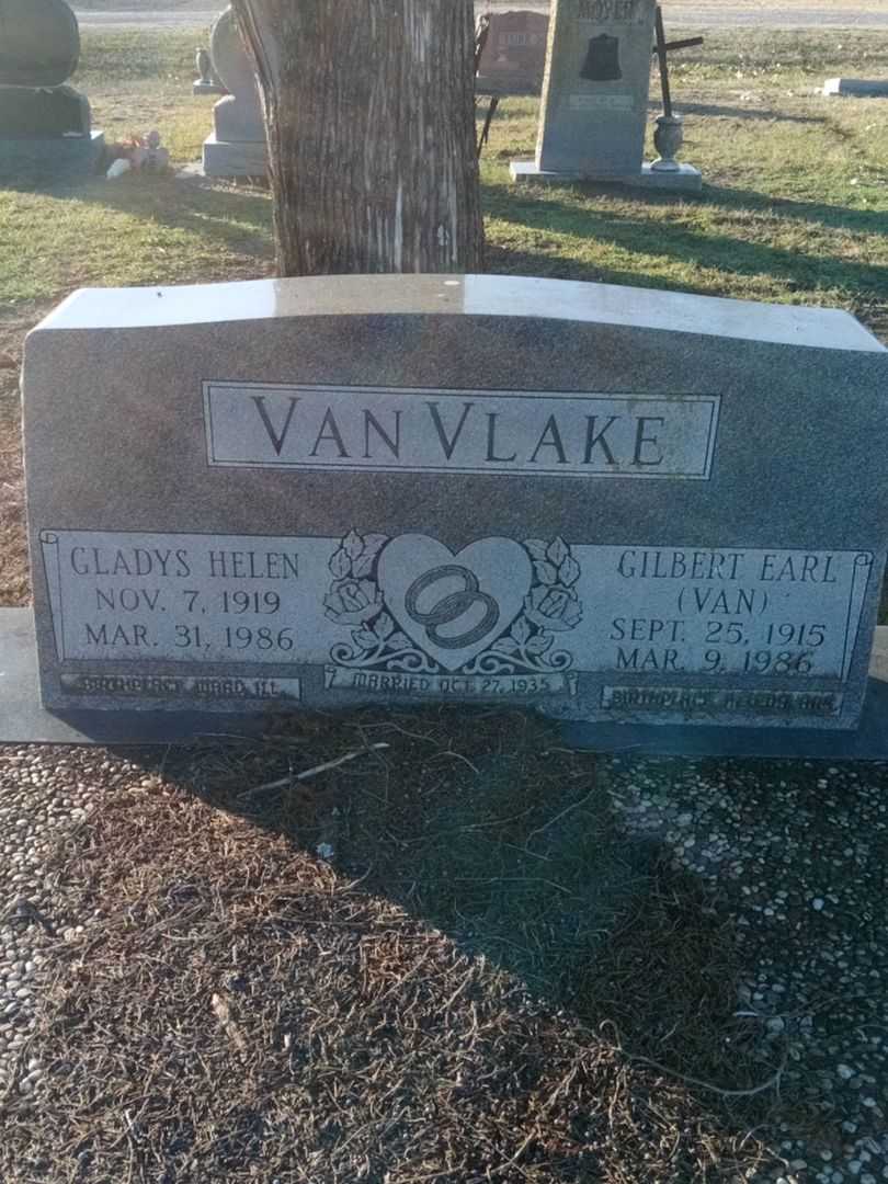 Gladys Helen Van Vlake's grave. Photo 1