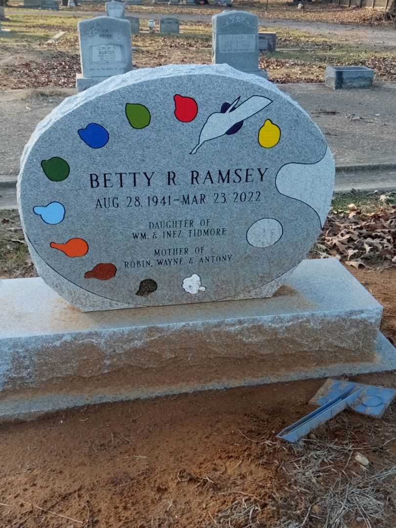 Betty R. Ramsey's grave. Photo 1
