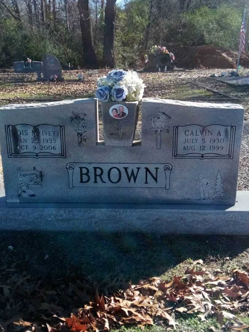 Lois M. Ivey Brown's grave. Photo 1