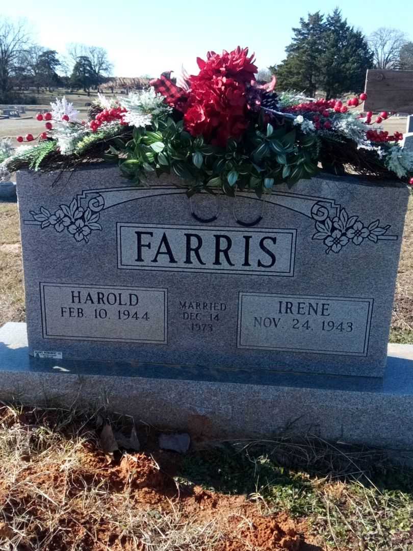 Harold Farris's grave. Photo 3