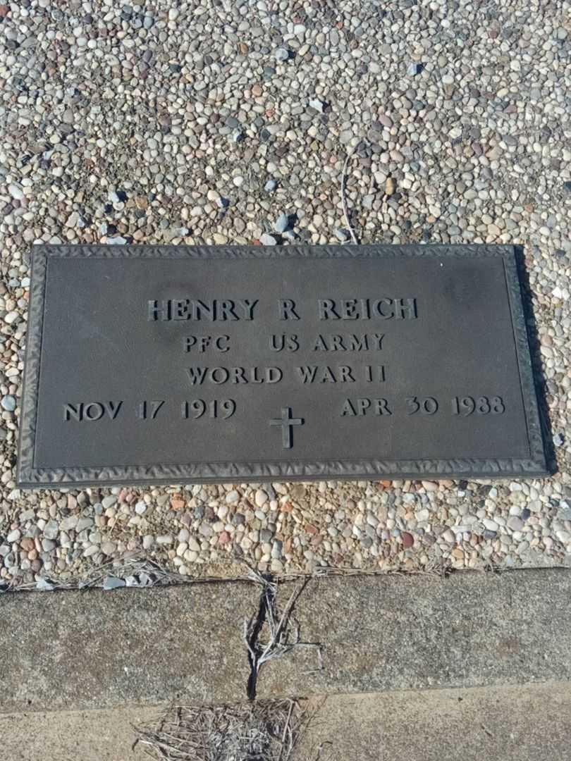 Henry R. Reich's grave. Photo 4