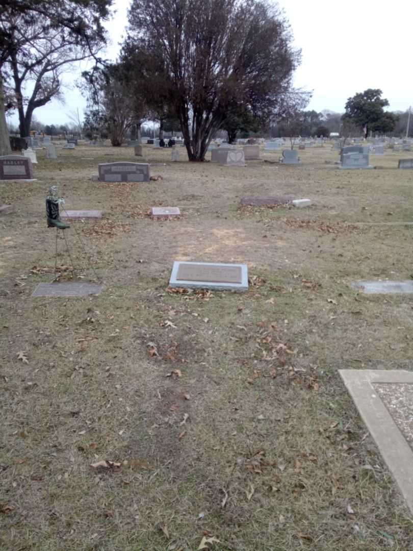 Arthur Eugene Felker's grave. Photo 2
