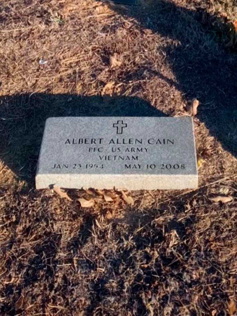 Lloyd L. Cain's grave. Photo 1