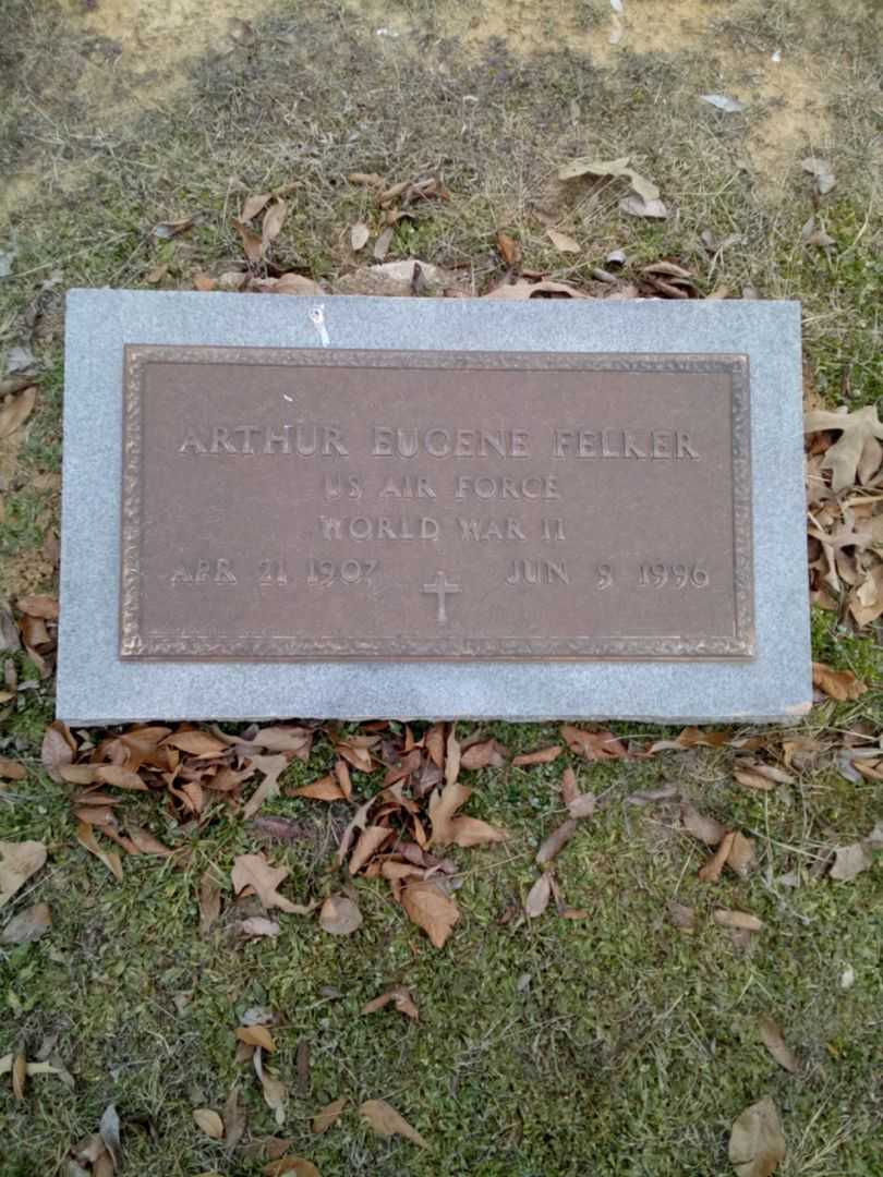 Arthur Eugene Felker's grave. Photo 3