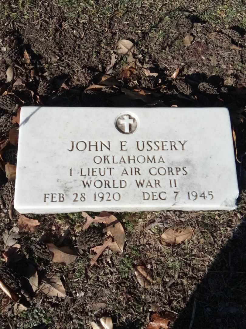 John E. Ussery's grave. Photo 1