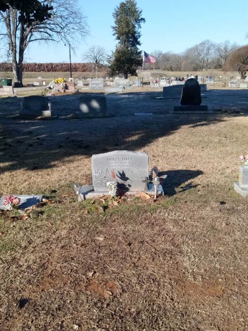 Doyle Hall's grave. Photo 2