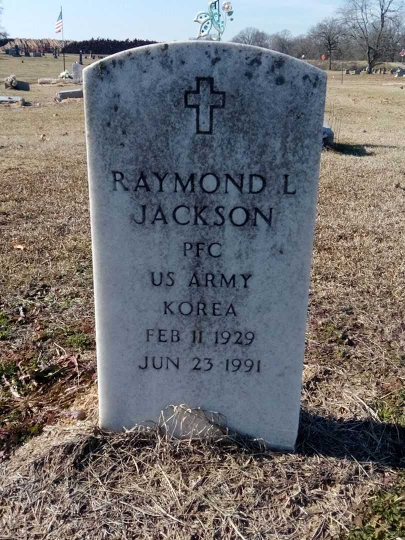 Maxine D. Jackson's grave. Photo 3